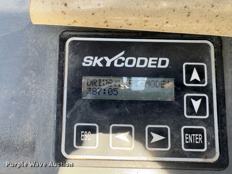 image for item EC8996 2017 Skyjack SJ111 - 3219 scissor lift