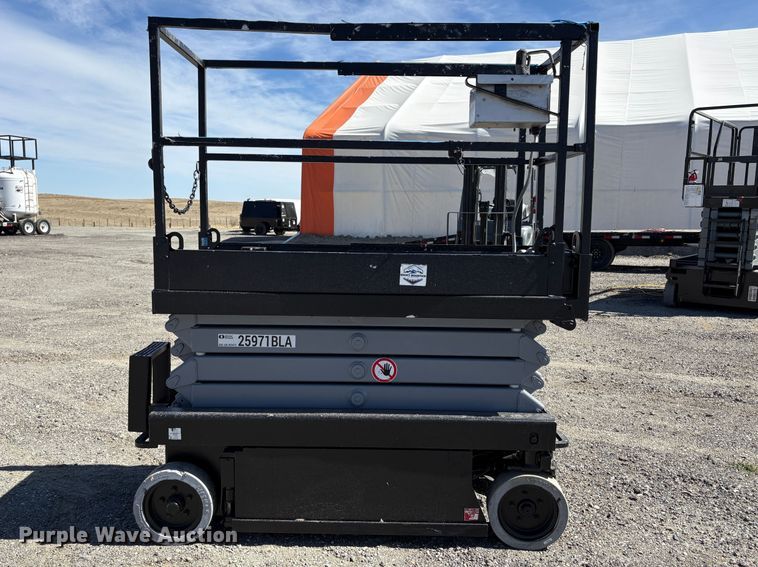 image for item EC8997 2014 Skyjack SJ1I-3219 scissor lift