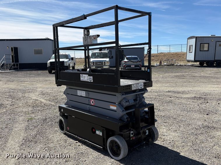 image for item EC8997 2014 Skyjack SJ1I-3219 scissor lift