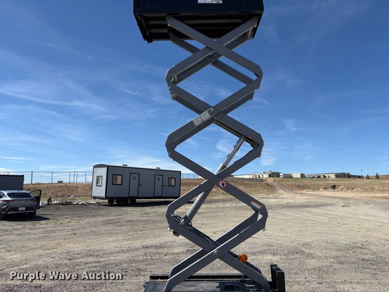 image for item EC8997 2014 Skyjack SJ1I-3219 scissor lift