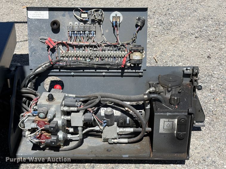 image for item EC8997 2014 Skyjack SJ1I-3219 scissor lift