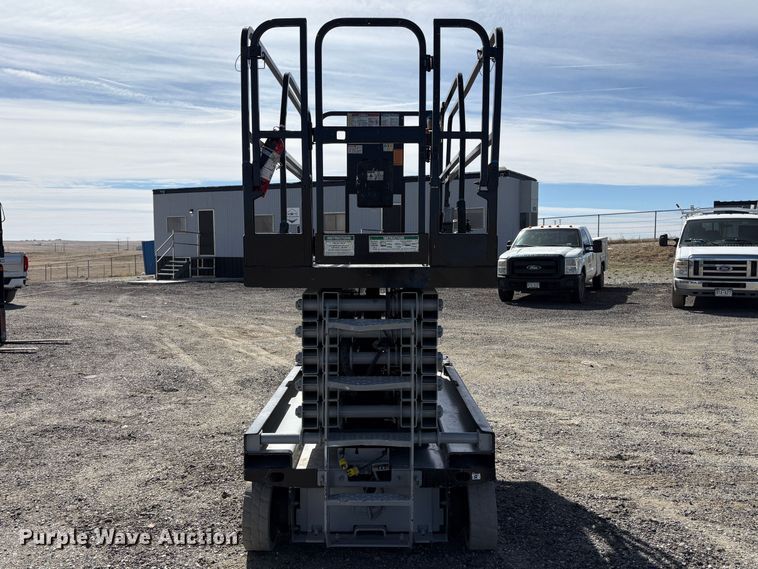 image for item EC8998 2016 Genie GS-4047 scissor lift