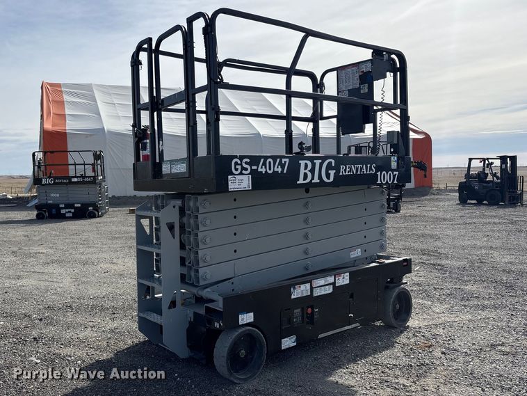 image for item ED0002 2016 Genie GS-4047 scissor lift