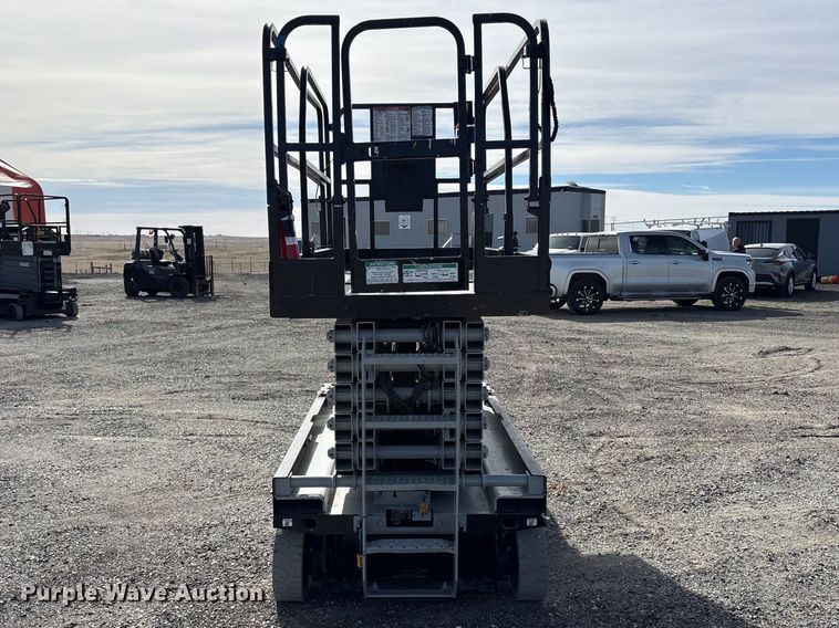 image for item ED0002 2016 Genie GS-4047 scissor lift