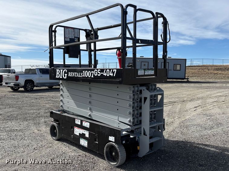 image for item ED0002 2016 Genie GS-4047 scissor lift
