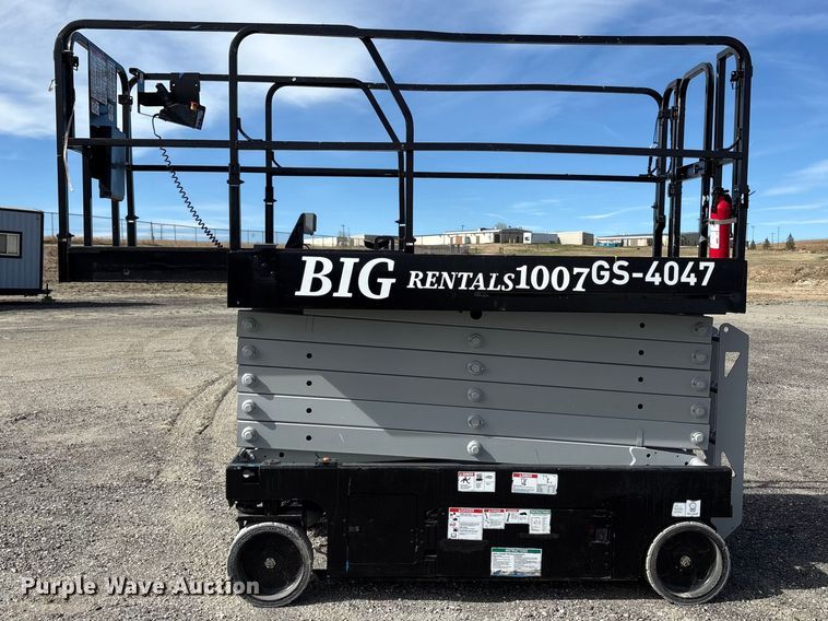 image for item ED0002 2016 Genie GS-4047 scissor lift