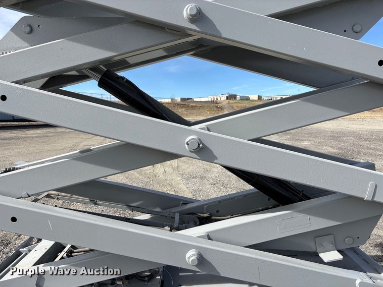 image for item ED0002 2016 Genie GS-4047 scissor lift