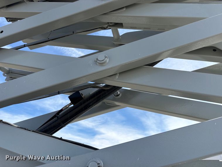 image for item ED0002 2016 Genie GS-4047 scissor lift