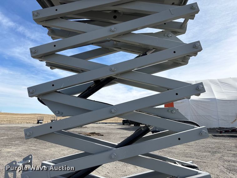 image for item ED0002 2016 Genie GS-4047 scissor lift