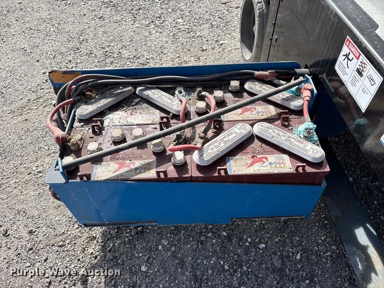 image for item ED0002 2016 Genie GS-4047 scissor lift