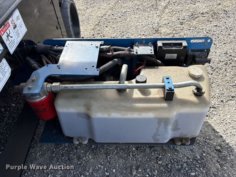 image for item ED0002 2016 Genie GS-4047 scissor lift