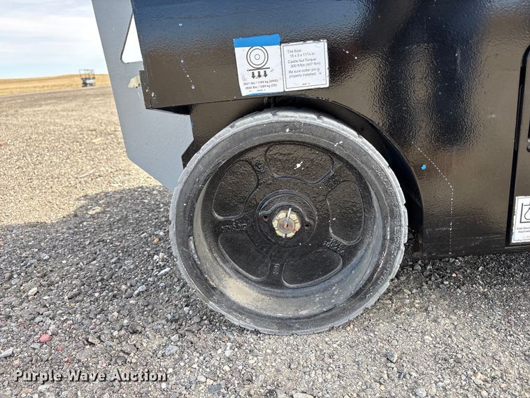 image for item ED0002 2016 Genie GS-4047 scissor lift