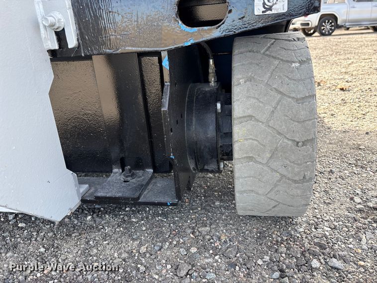 image for item ED0002 2016 Genie GS-4047 scissor lift