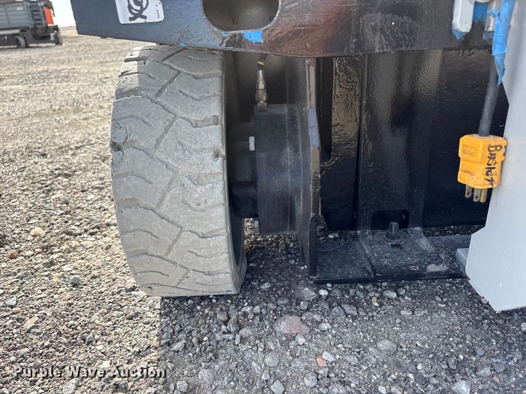 image for item ED0002 2016 Genie GS-4047 scissor lift