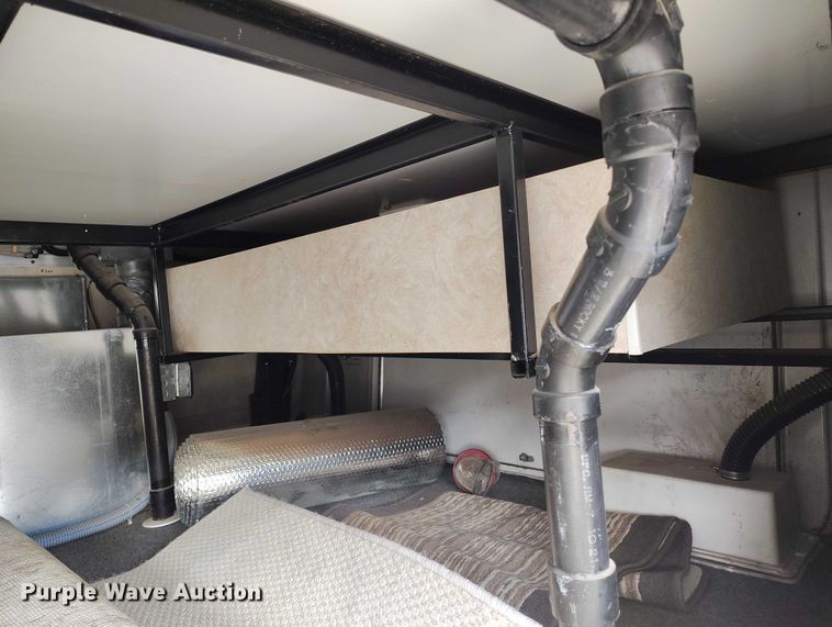 image for item ED0013 2006 HitchHiker II LS camper