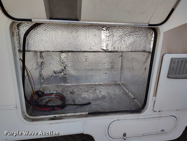 image for item ED0013 2006 HitchHiker II LS camper