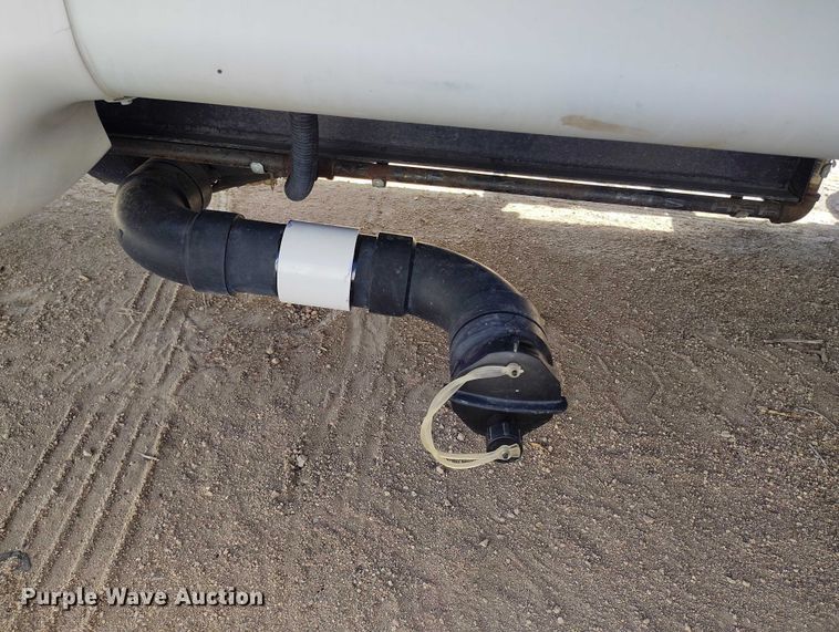 image for item ED0013 2006 HitchHiker II LS camper