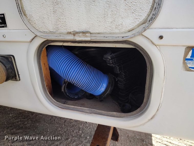 image for item ED0013 2006 HitchHiker II LS camper