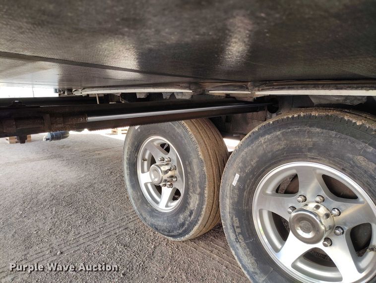 image for item ED0013 2006 HitchHiker II LS camper