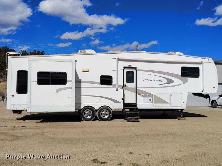 image for item ED0013 2006 HitchHiker II LS camper
