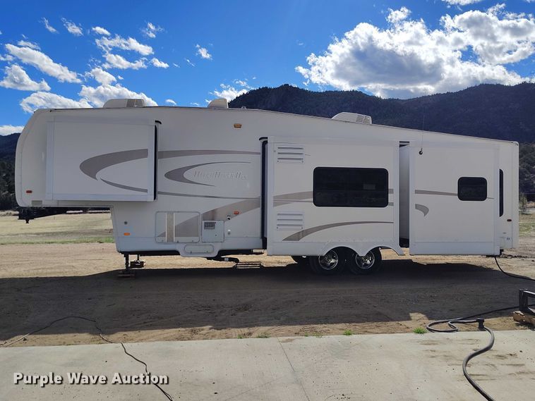 image for item ED0013 2006 HitchHiker II LS camper
