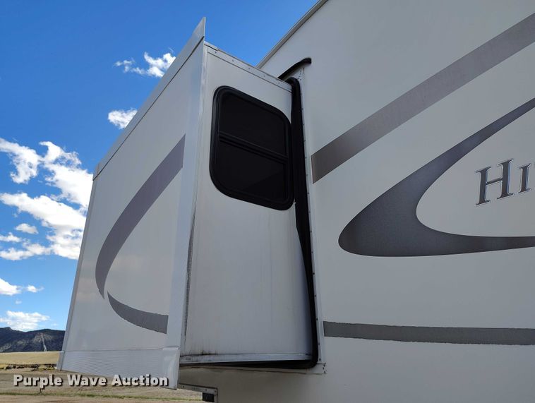 image for item ED0013 2006 HitchHiker II LS camper