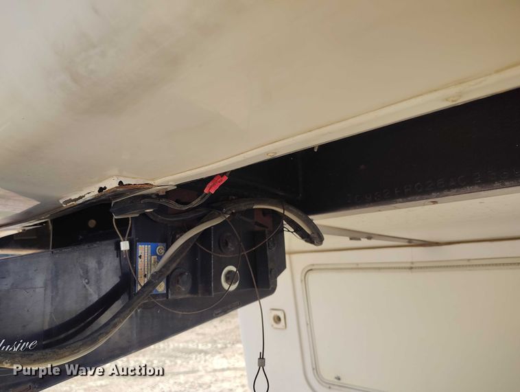 image for item ED0013 2006 HitchHiker II LS camper