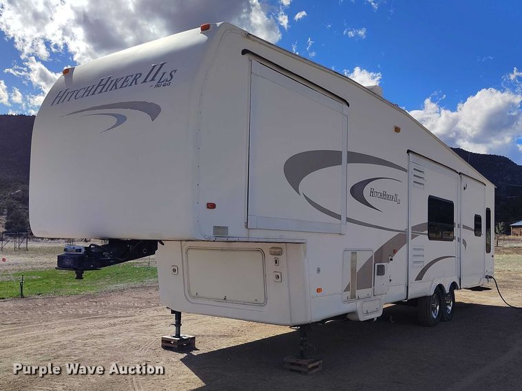 image for item ED0013 2006 HitchHiker II LS camper