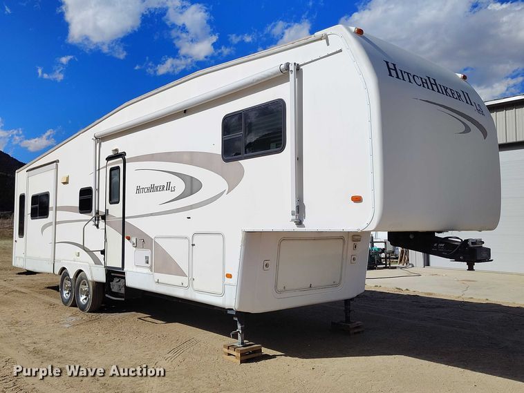 image for item ED0013 2006 HitchHiker II LS camper