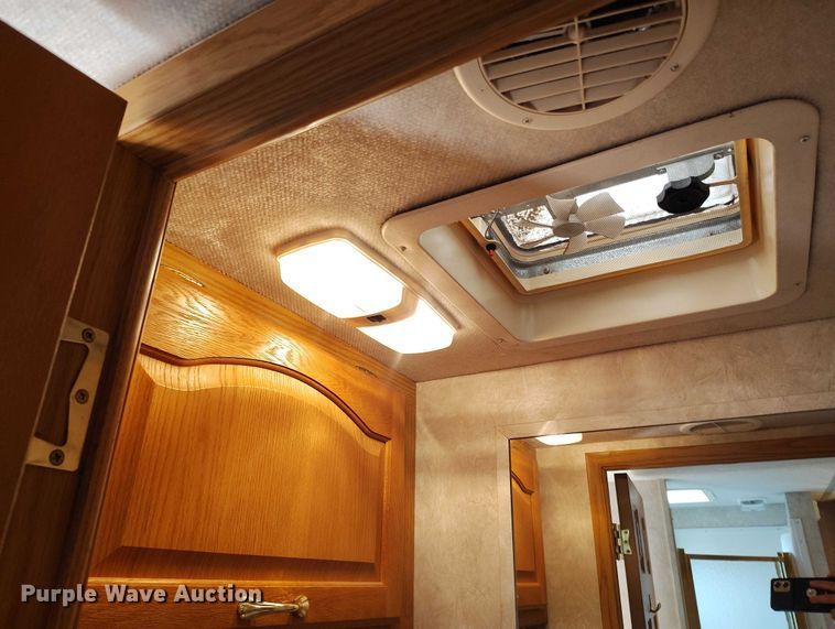 image for item ED0013 2006 HitchHiker II LS camper
