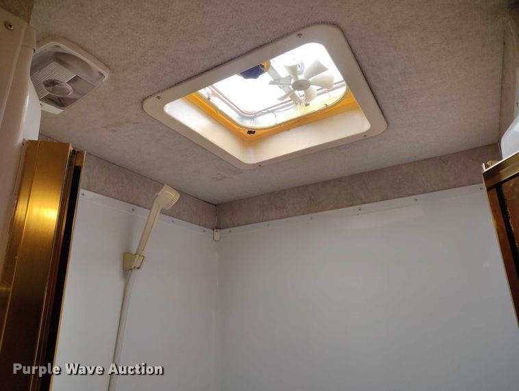 image for item ED0013 2006 HitchHiker II LS camper