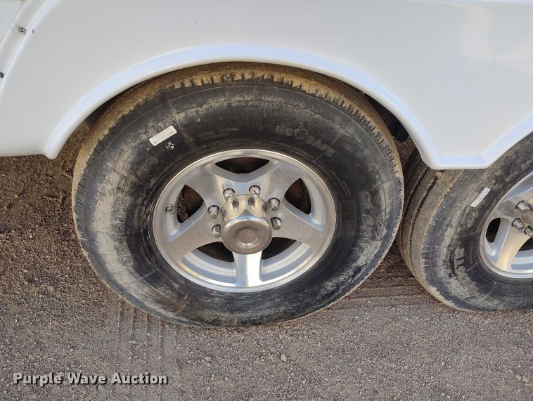 image for item ED0013 2006 HitchHiker II LS camper