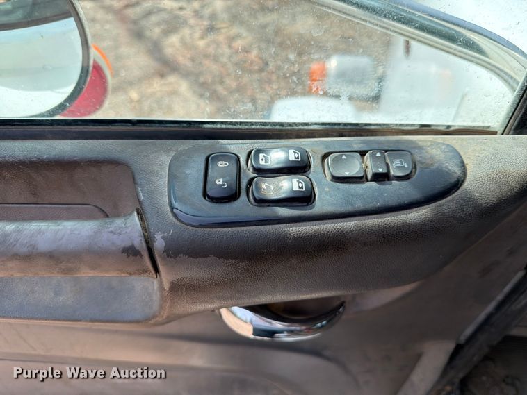 image for item ED5132 2014 Peterbilt 365 roll-off container truck