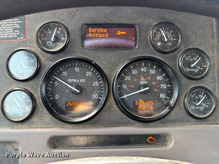 image for item ED5132 2014 Peterbilt 365 roll-off container truck