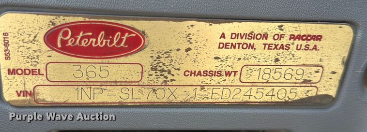 image for item ED5132 2014 Peterbilt 365 roll-off container truck