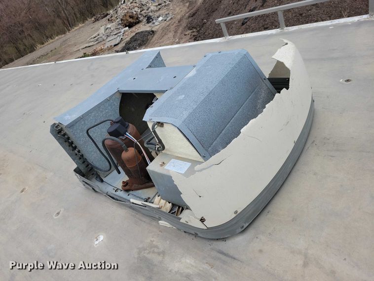 image for item EE0923 1998 United Express Line Inc enclosed cargo trailer