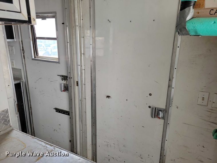 image for item EE0923 1998 United Express Line Inc enclosed cargo trailer