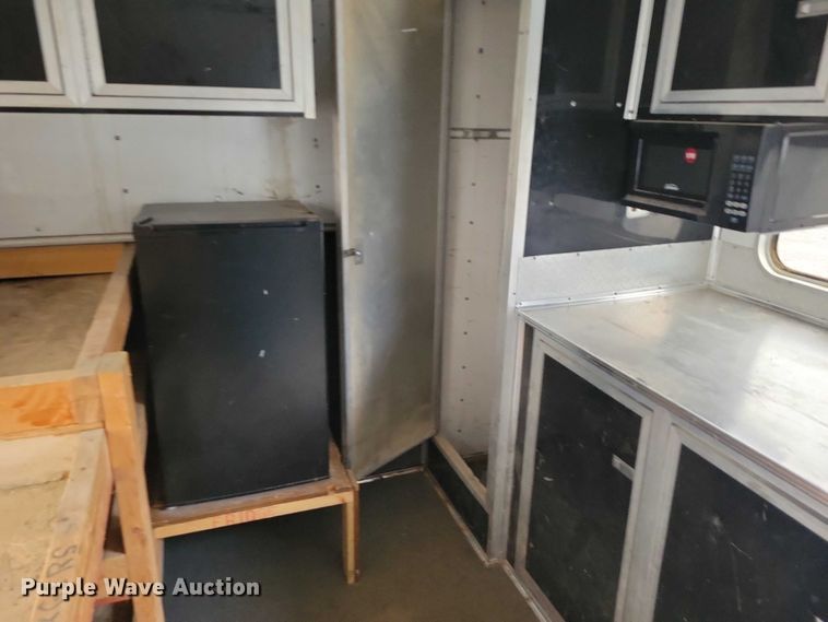 image for item EE0923 1998 United Express Line Inc enclosed cargo trailer