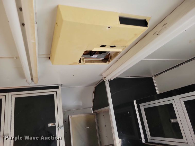 image for item EE0923 1998 United Express Line Inc enclosed cargo trailer