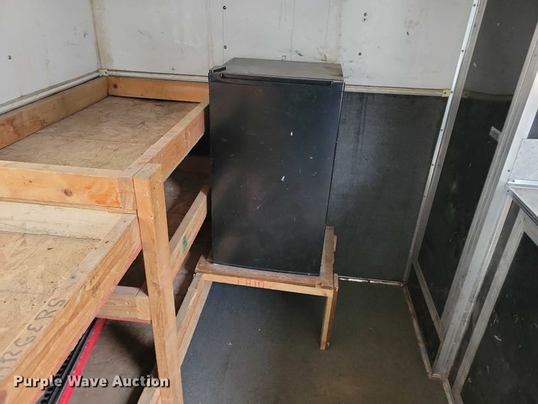 image for item EE0923 1998 United Express Line Inc enclosed cargo trailer