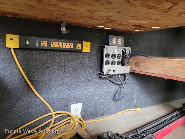 image for item EE0923 1998 United Express Line Inc enclosed cargo trailer