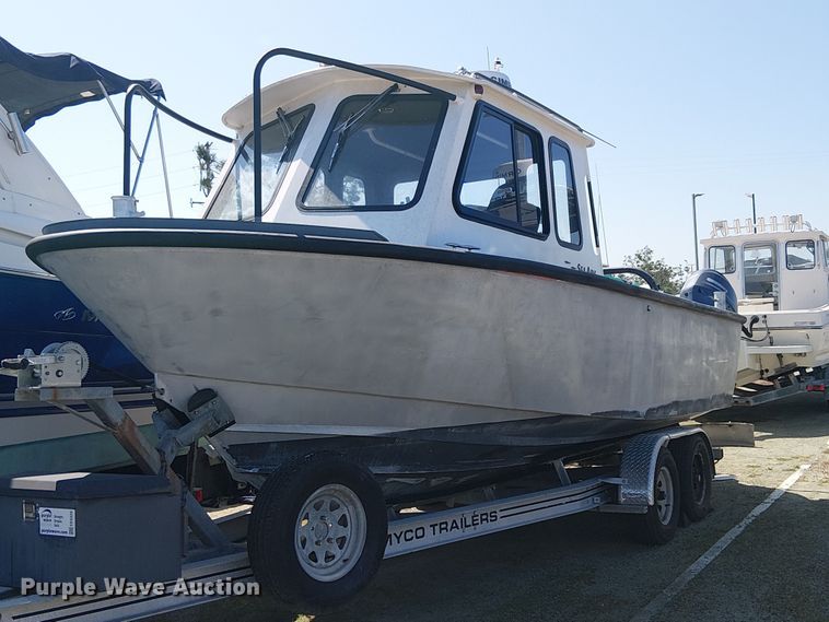 image for item EE5225 1992 SeaArk boat