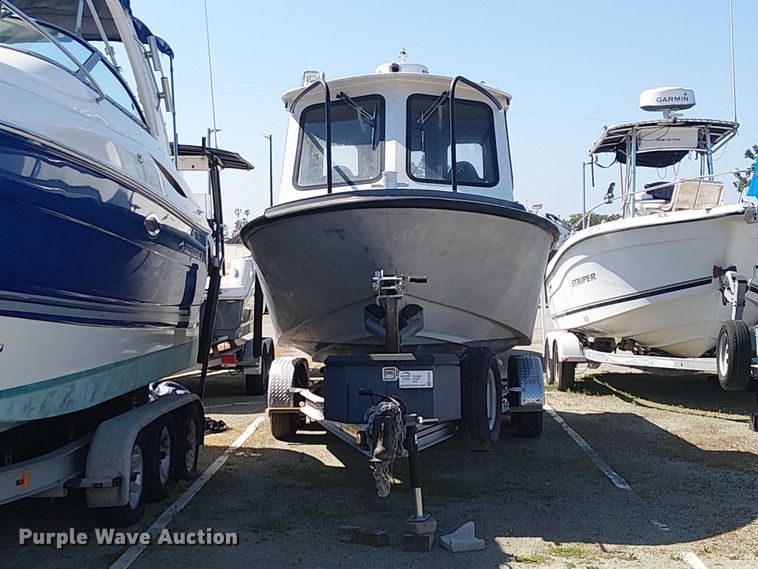 image for item EE5225 1992 SeaArk boat