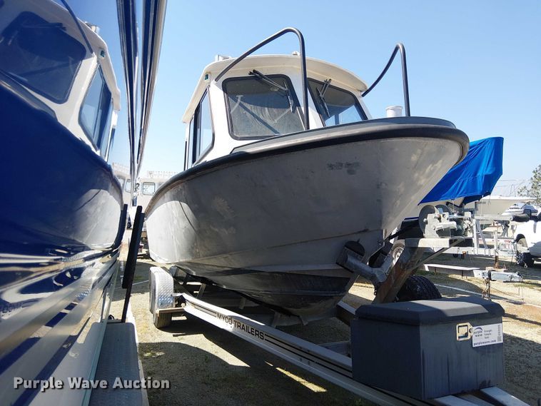 image for item EE5225 1992 SeaArk boat