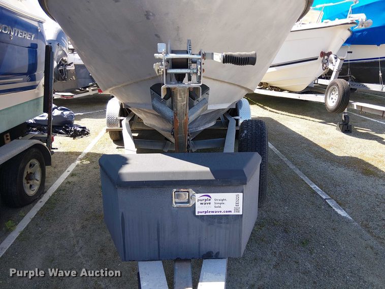 image for item EE5225 1992 SeaArk boat