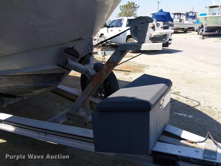 image for item EE5225 1992 SeaArk boat