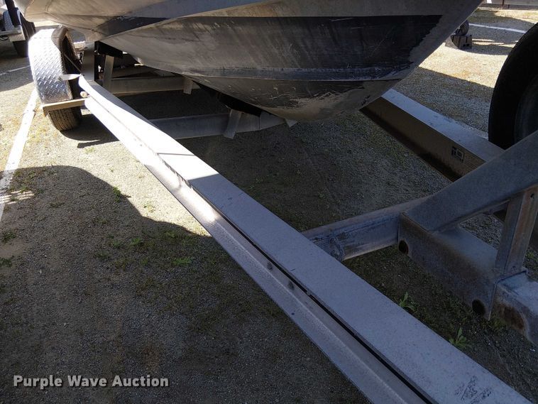 image for item EE5225 1992 SeaArk boat