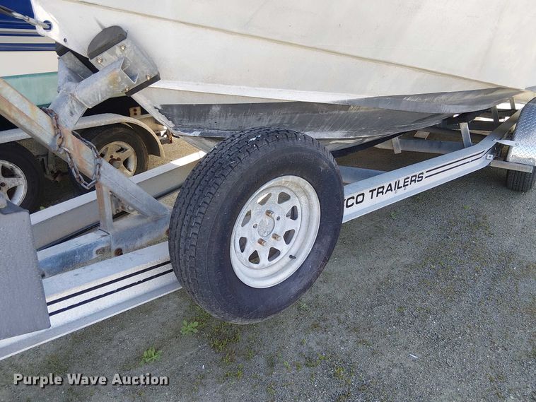 image for item EE5225 1992 SeaArk boat