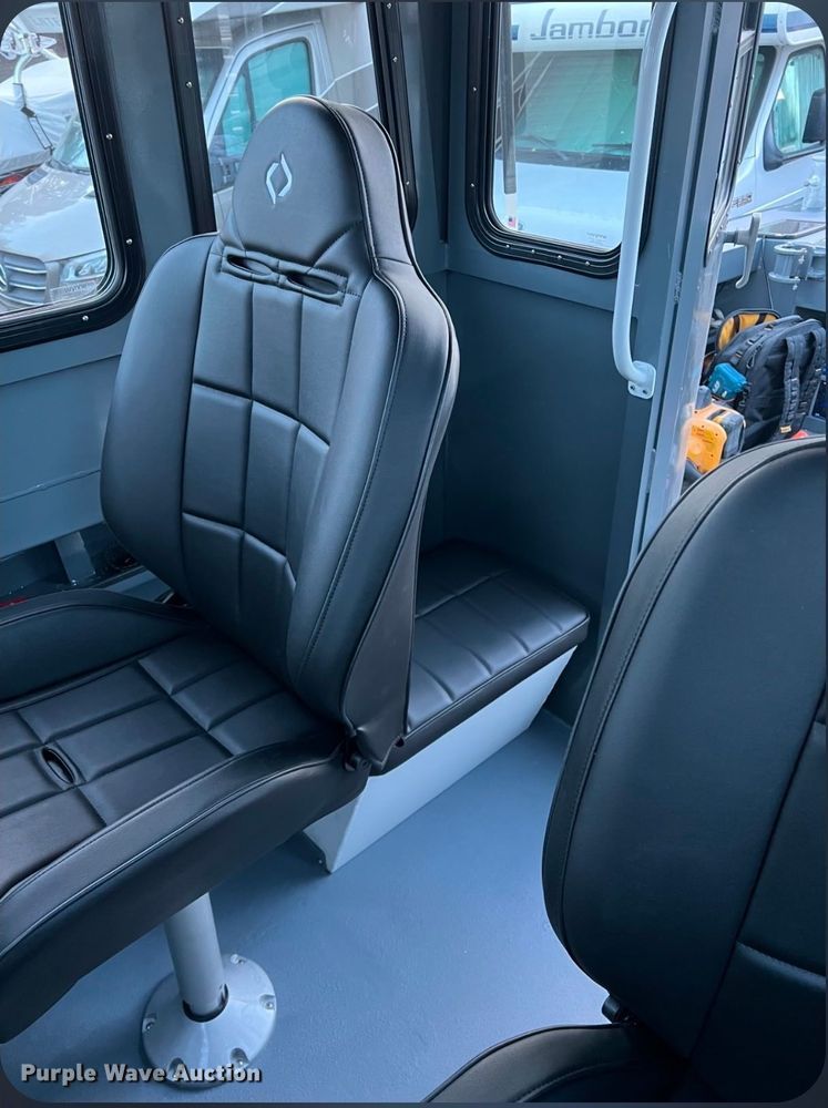 image for item EE5225 1992 SeaArk boat