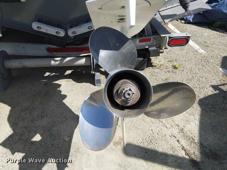 image for item EE5225 1992 SeaArk boat